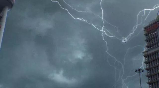 大雨傾城的這個季節(jié)，智慧城市安防監(jiān)控給你關(guān)懷
